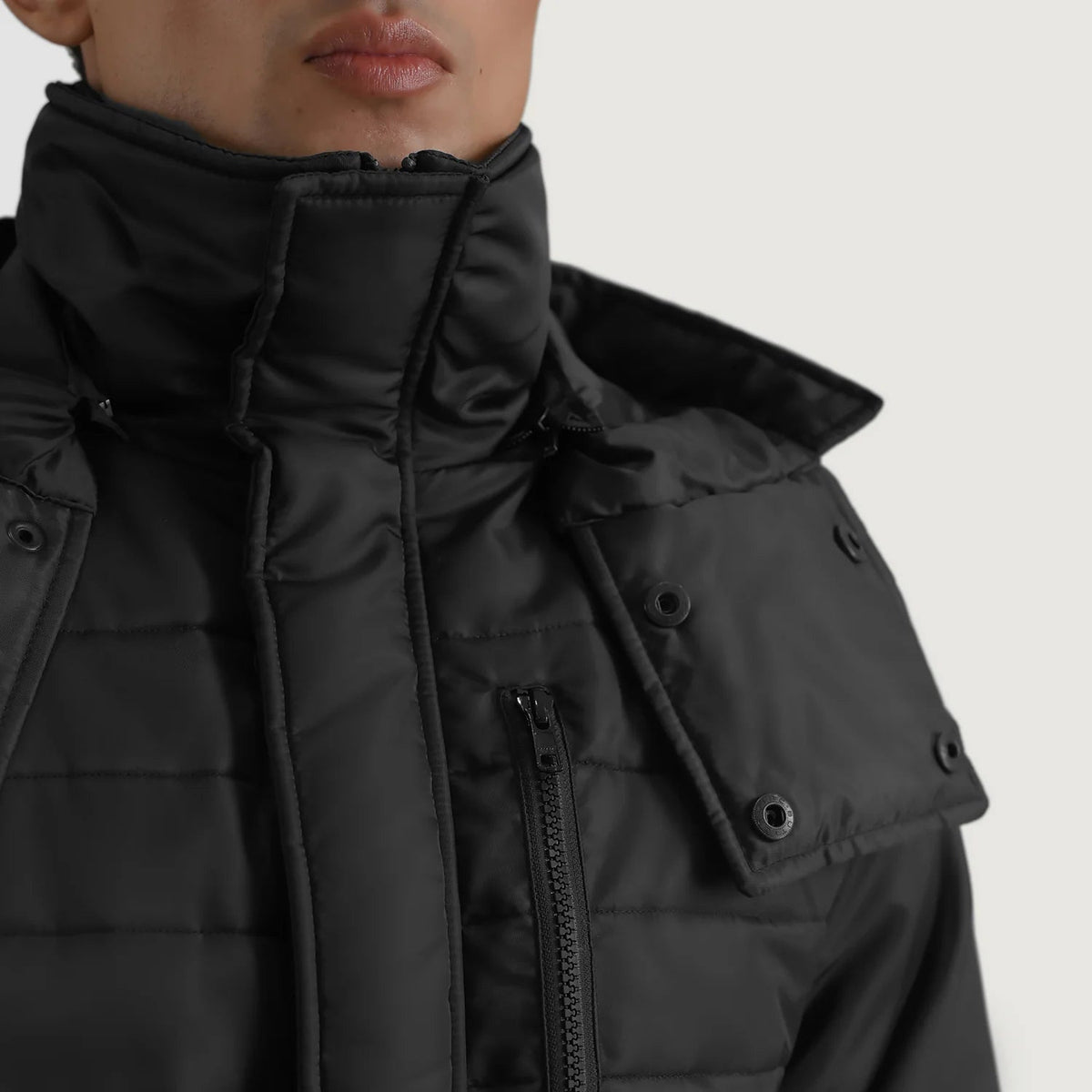 
Εσωτερική επένδυση Showing Quilted Viscose Lining & Δύο λειτουργικές εσωτερικές τσέπες