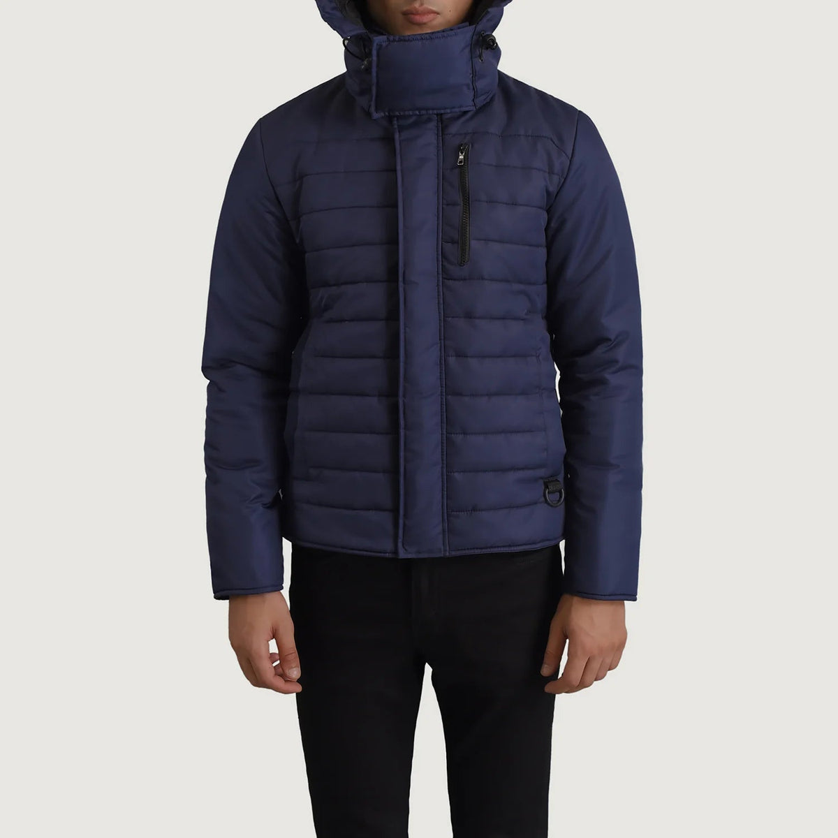
Κοντινό πλάνο λεπτομέρειας of Classic Collar & Zipper With Placket Hardware on Malcolm Μπλε Hooded Puffer Δερμάτινο Μπουφάν Ανδρικό