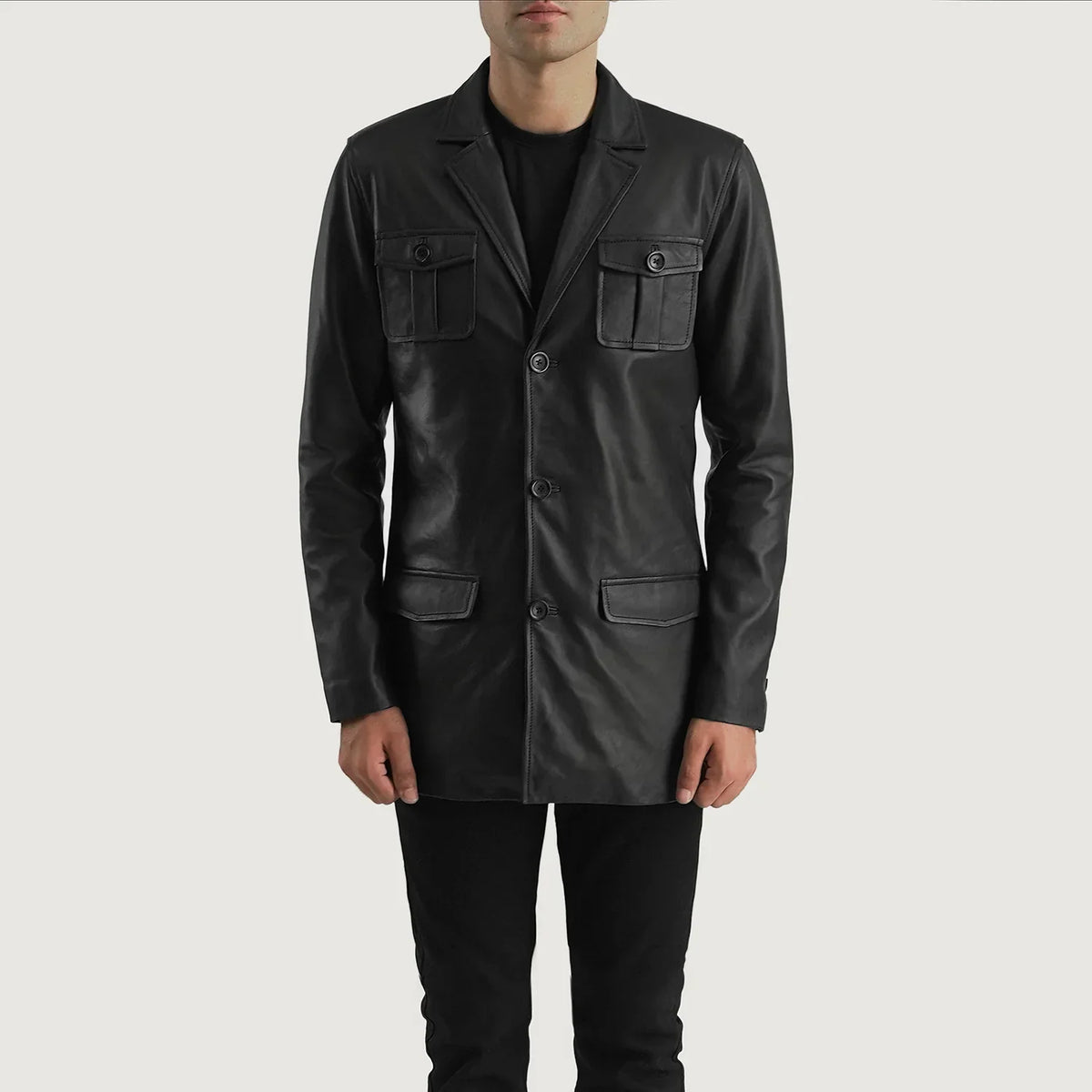 
Κοντινό πλάνο λεπτομέρειας of Band & Button Hardware on Ray Cutler Black Leather Blazer