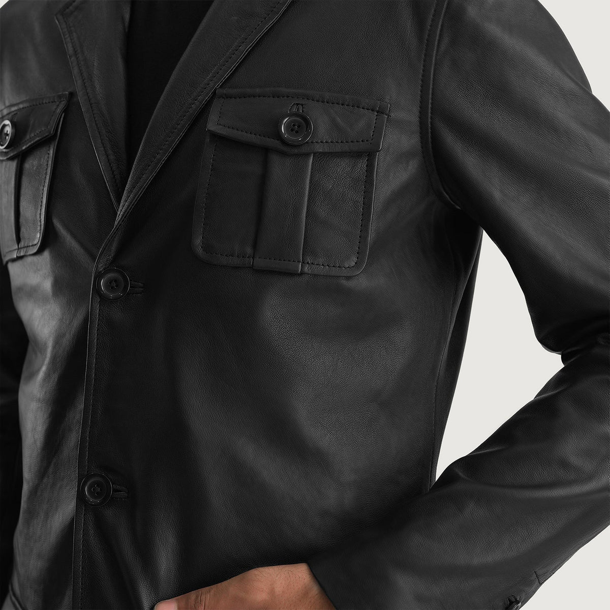 
Εσωτερική επένδυση Showing Quilted Polyester Lining & Δύο λειτουργικές εσωτερικές τσέπες