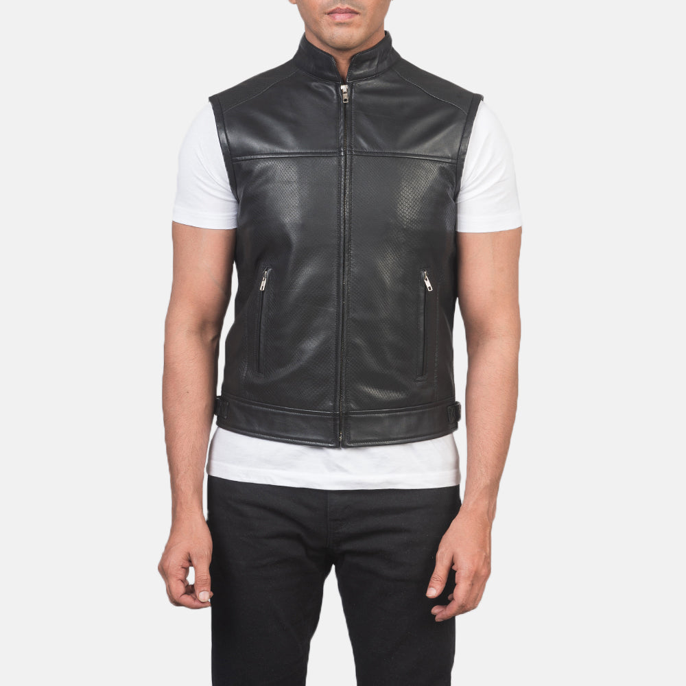 
Κοντινό πλάνο λεπτομέρειας of Band & Zipper Hardware on Roland Μαύρο Leather Biker Vest Ανδρικό