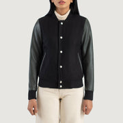 
Κοντινό πλάνο λεπτομέρειας of Varsity & Snap Buttons Hardware on Savant Green Hybrid Varsity Jacket