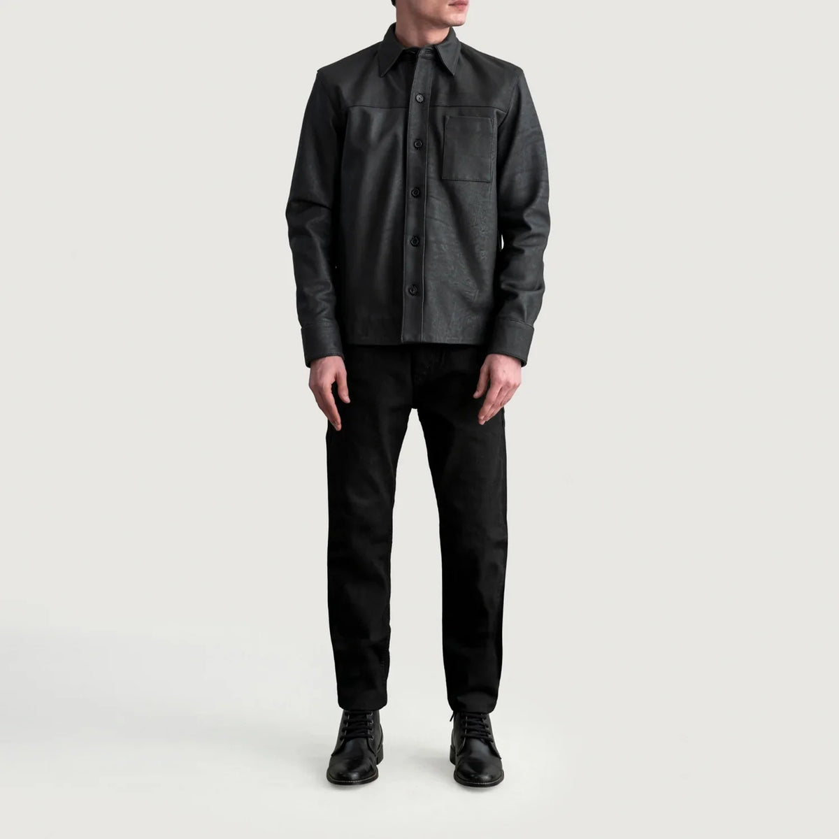
Κοντινό πλάνο λεπτομέρειας of Shirt & Buttons Hardware on Scout Tumbled Μαύρο Leather Shirt Ανδρικό