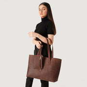 
Distressed Brown Full-Grain leather Bag - Πίσω όψη με ενισχυμένους δερμάτινους ιμάντες