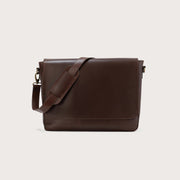 
The Carismatico Vintage Brown Leather Messenger Bag For Men & Women in Vintage Brown Full-Grain Leather - Full Exterior Μπροστινή όψη & εφαρμοστή σιλουέτα | Αγορά online