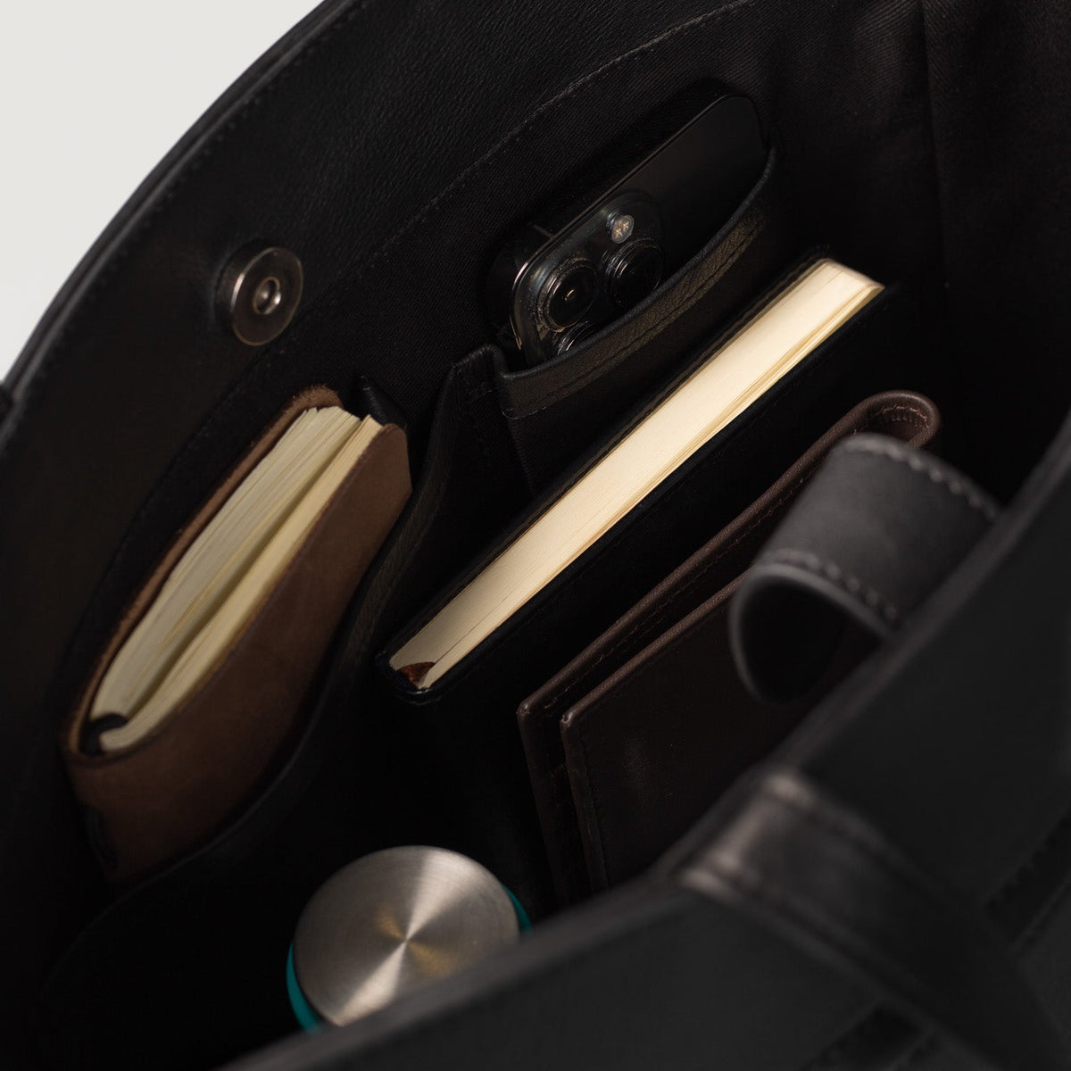 
The Poet Δερμάτινη τσάντα tote – alternate product view 8