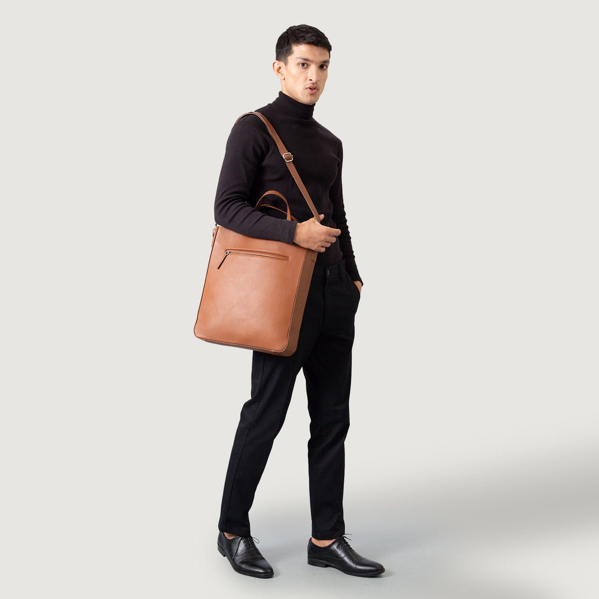 
The Poet Δερμάτινη τσάντα tote – alternate product view 9