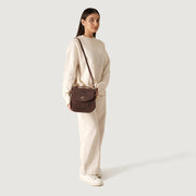 
Distressed Brown Full-Grain leather Bag - Πίσω όψη με ενισχυμένους δερμάτινους ιμάντες