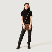 
Tan Full Grain Naturally Milled Cowhide Leather. Leather Bag - Πίσω όψη με ενισχυμένους δερμάτινους ιμάντες