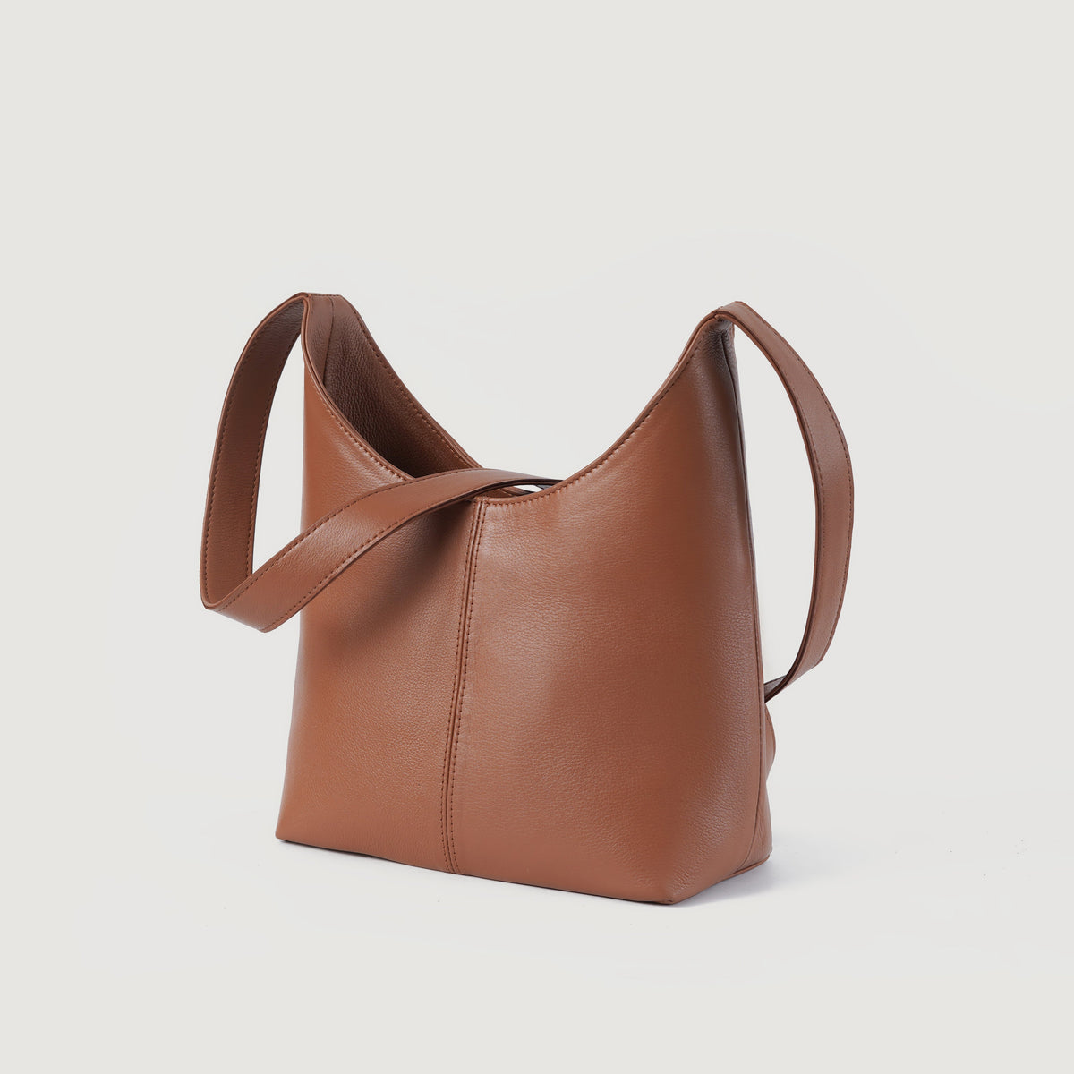 
The Stefani Brown Leather Hobo Bag For Women - Πλαϊνή όψη που αναδεικνύει το κόψιμο των μανικιών