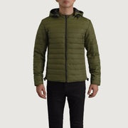
Κοντινό πλάνο λεπτομέρειας of Classic Collar & Zipper Hardware on Tyler Χακί Hooded Puffer Δερμάτινο Μπουφάν Ανδρικό