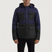 
Κοντινό πλάνο λεπτομέρειας of Classic Collar & Heavy-Duty Zipper Hardware on Wayne Μαύρο & Μπλε Hooded Puffer Δερμάτινο Μπουφάν Ανδρικό