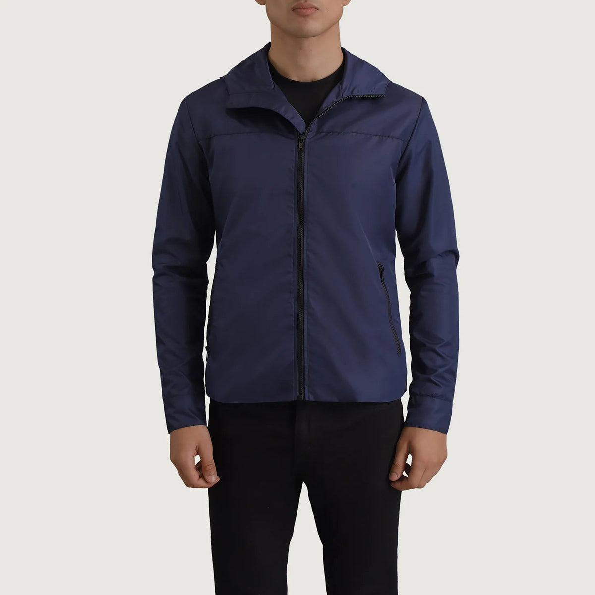 
Κοντινό πλάνο λεπτομέρειας of Classic Collar & Zipper With Inside Wind Flap. Hardware on Wesley Μπλε Hooded Windbreaker Δερμάτινο Μπουφάν Ανδρικό